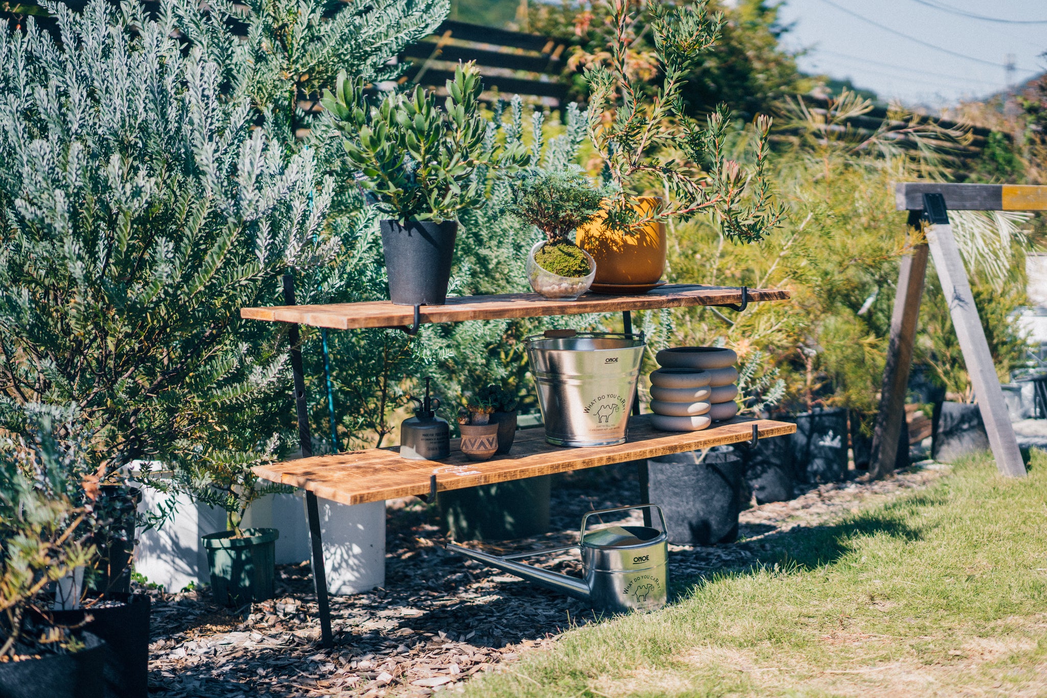 しょうの イラスト入トタン散水ジョーロ4Lブラック – 株式会社尾上製作所