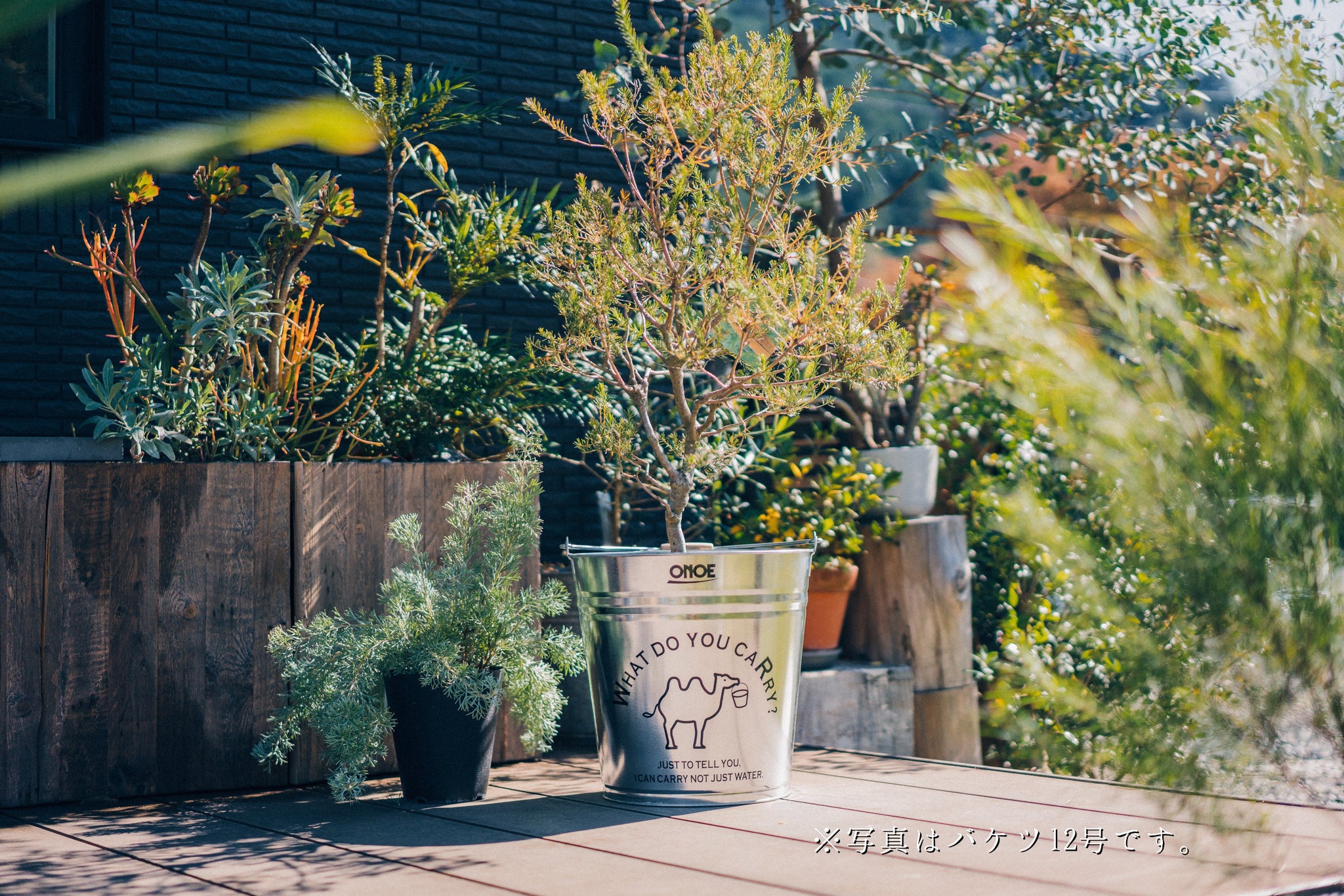 イラスト入バケツモルタル10型オレンジ – 株式会社尾上製作所